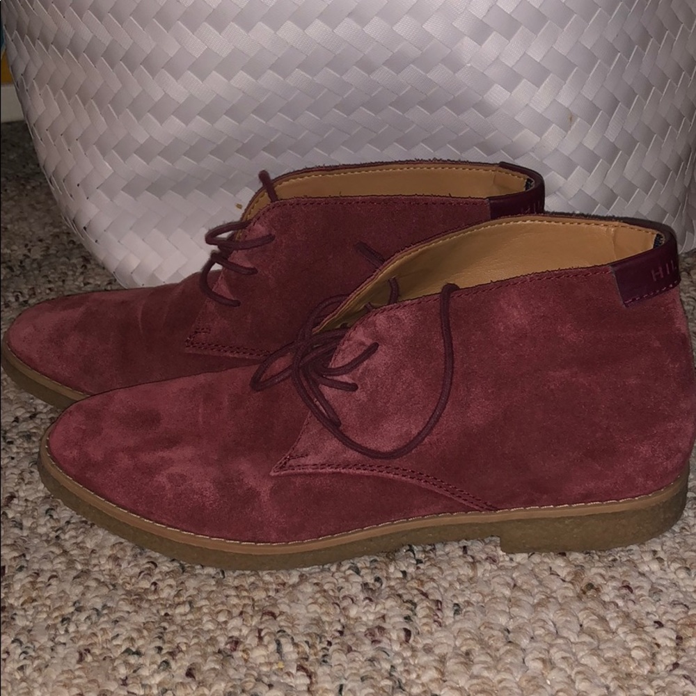 Tommy Hilfiger maroon shoes